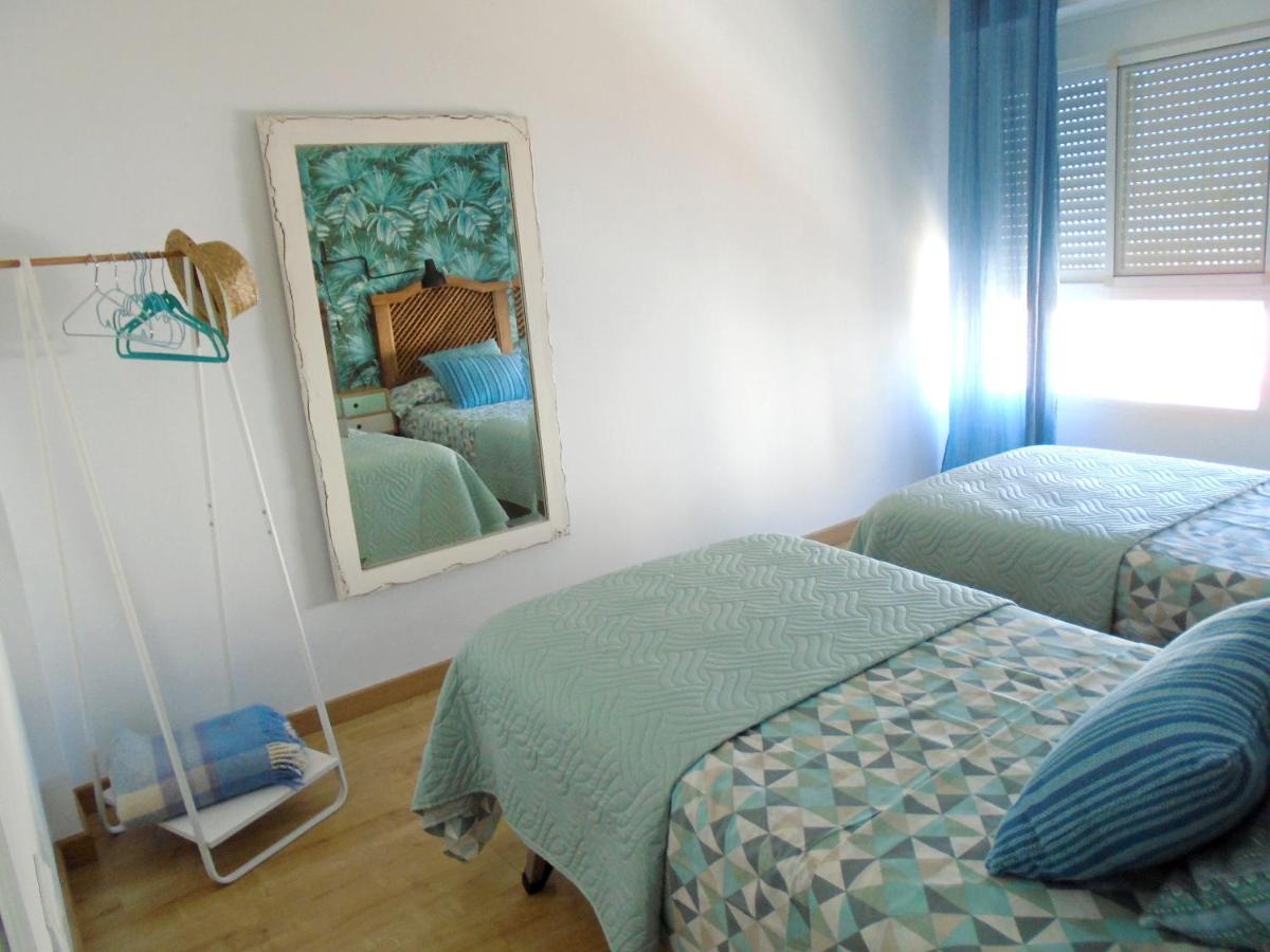 Apartamento Grao Playa Gandia capacidad 6-7 personas Invitamos a los jóvenes! 5to sin ascensor Exterior foto